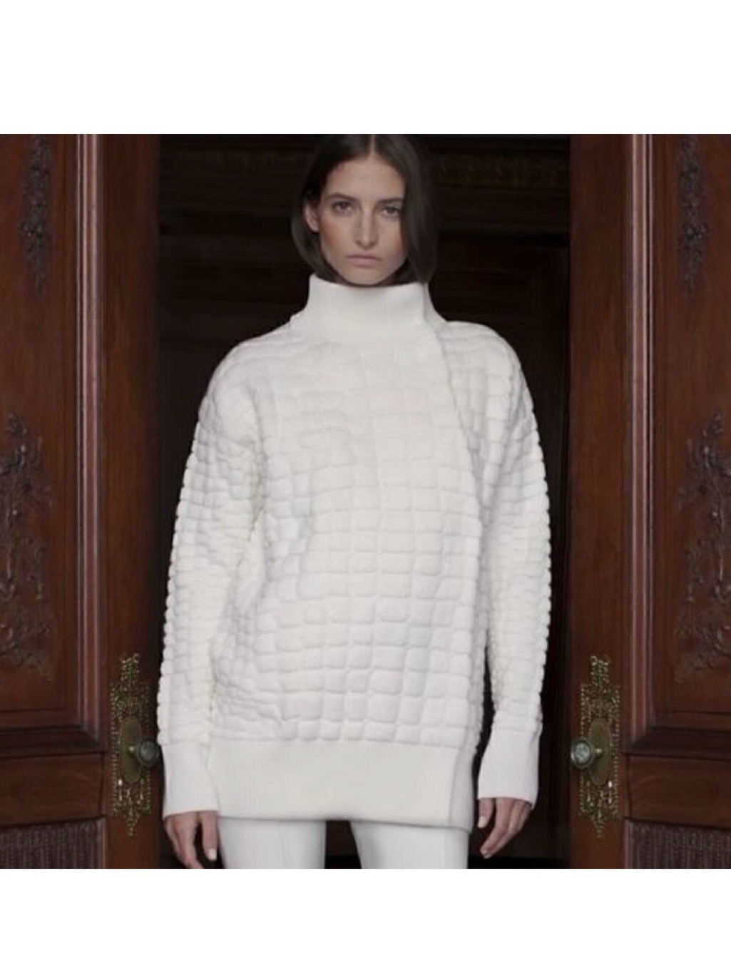 Alex Kramer Crocodile Ivory White Heavy Knit Merino Wool Oversized Sweater